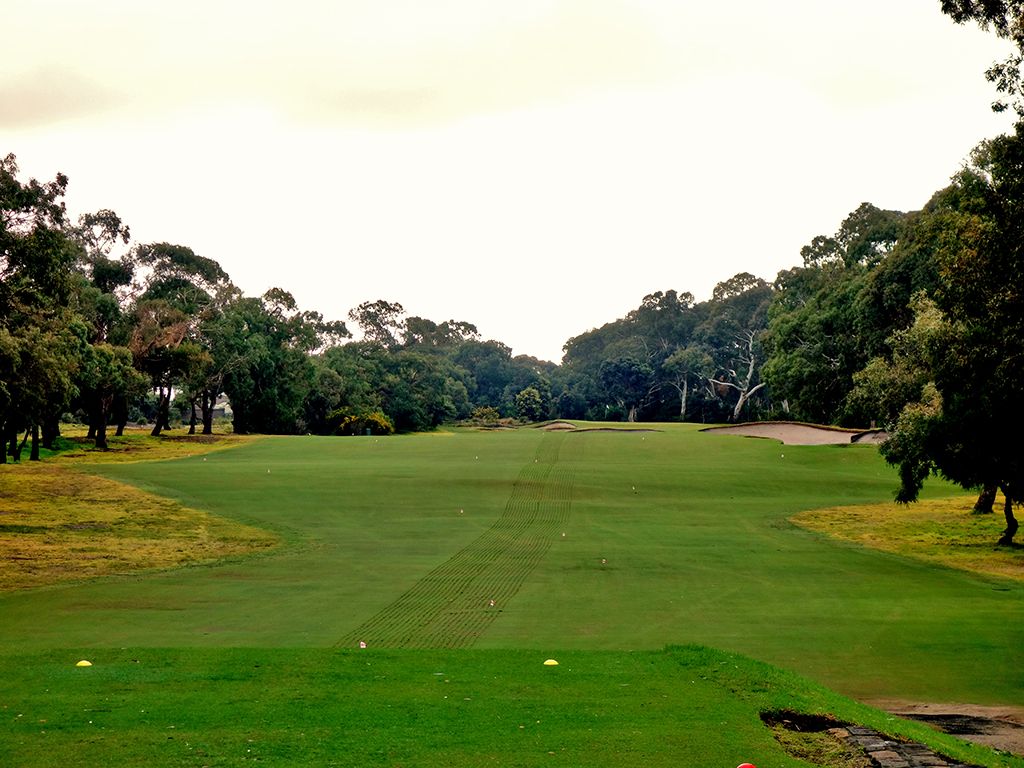 10th Hole at Woodlands Golf Club (437 Yard Par 4)